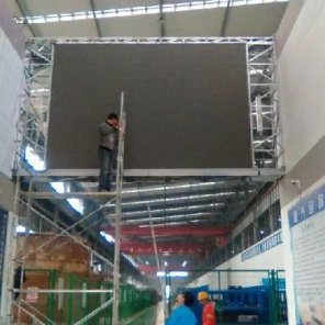 南寧市廣發(fā)重工室內(nèi)P6雙面全彩LED顯示屏